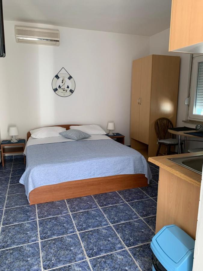 Apartmani Antonela Seline Eksteriør bilde